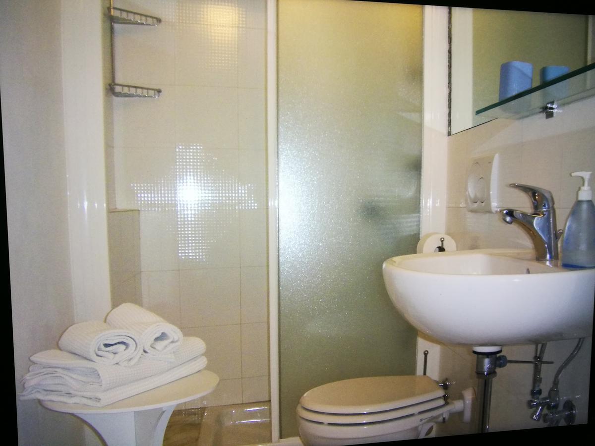 Giusy Bed And Breakfast Marina Di Carrara Ngoại thất bức ảnh