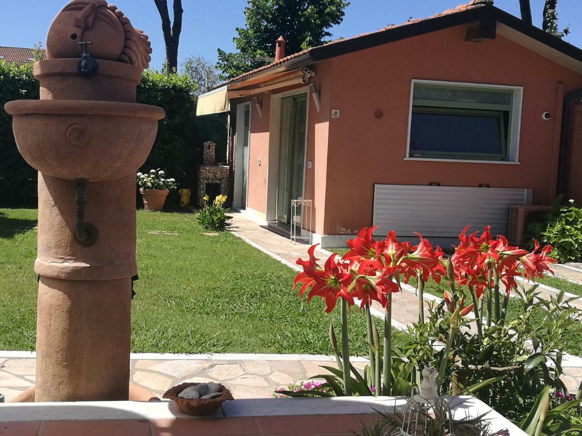 Giusy Bed And Breakfast Marina Di Carrara Ngoại thất bức ảnh